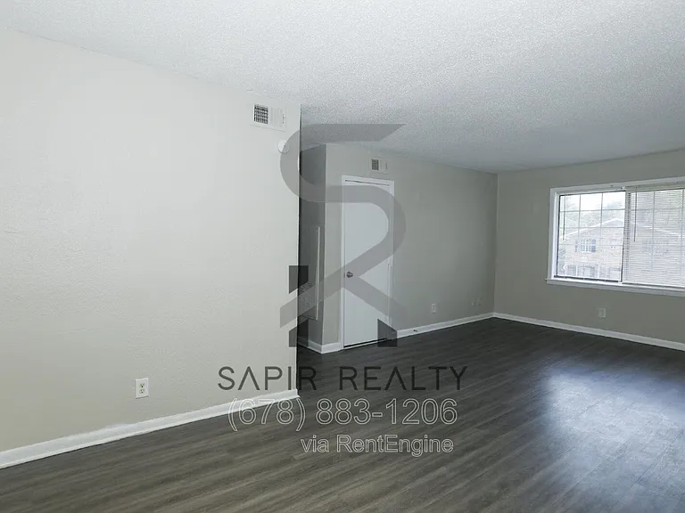 2065 Alison Ct SW #6 — Photo 2