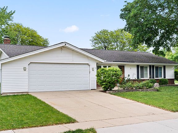 2nd image of 1018 Brighton Ct
