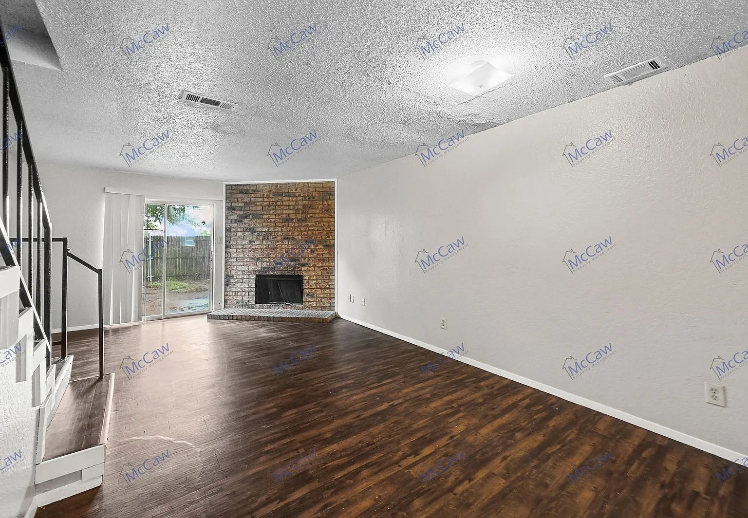 2 bed, 1.5 bath, 1110 sqft, $1,300 — Photo 2