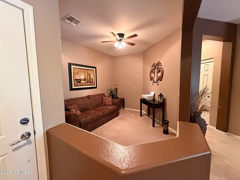 2312 N Hudson Dr — Photo 11