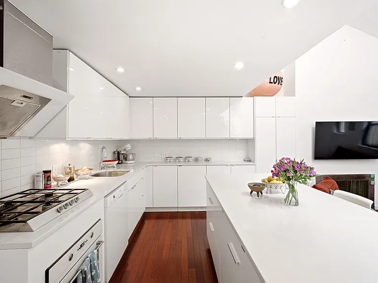 214 Avenue A #2B3B — Photo 9
