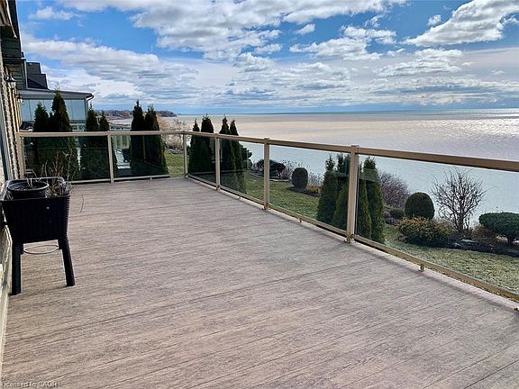 2nd image of 80 New Lakeshore Rd #16