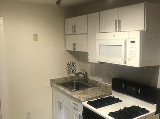 8 Bedroom house w/ 3 bathrooms, 3 kitchens, Minneapolis, MN 55414