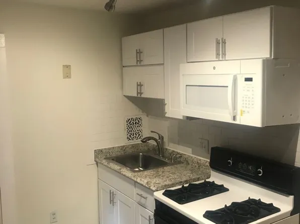 8 Bedroom house w/ 3 bathrooms, 3 kitchens, 415 4th St SE #1-5, Minneapolis, MN 55414