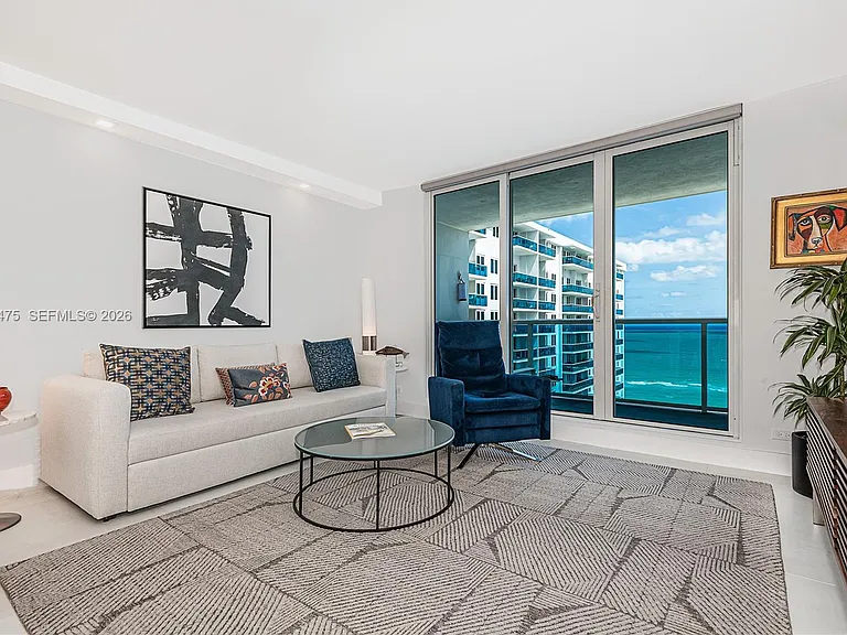 2301 Collins Ave #1440 — Photo 5