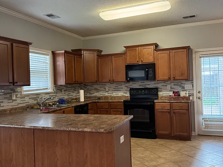 5787 Savannah Pkwy — Photo 8