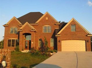 185 Robinson Dr, Pleasant Hills, PA 15236