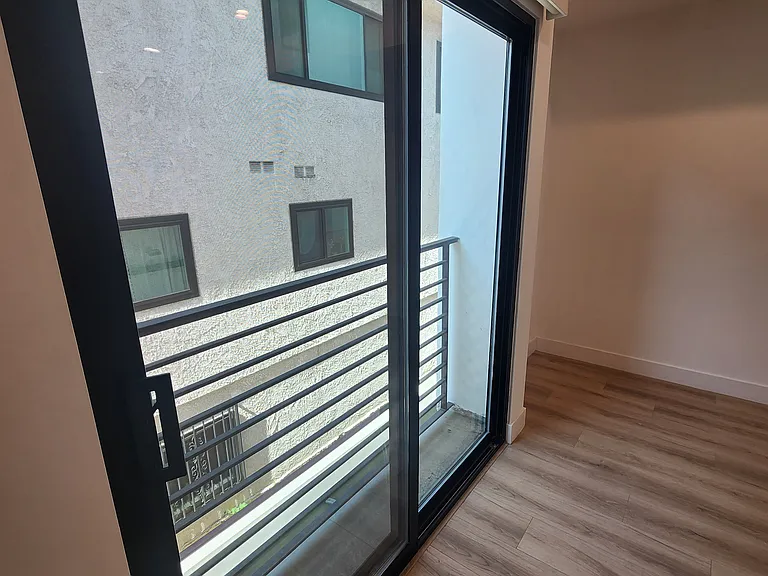 6061 Fulton Ave #6 — Photo 40