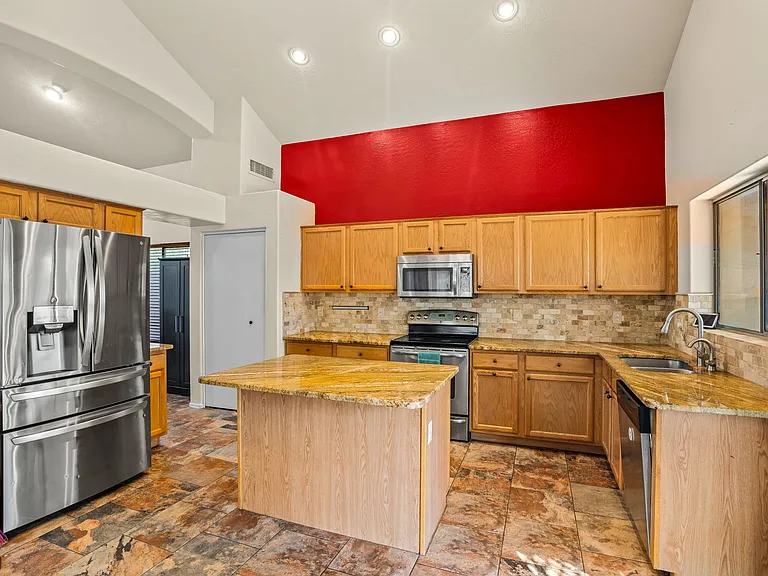 3299 E Boston St — Photo 11