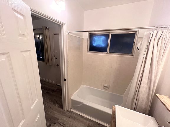 10944 STRATHMORE DRIVE, WESTWOOD, CA 90024 - Bathroom 3