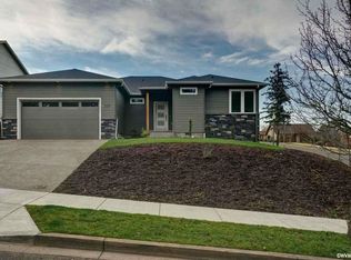 509 E View Ln, Silverton, OR 97381