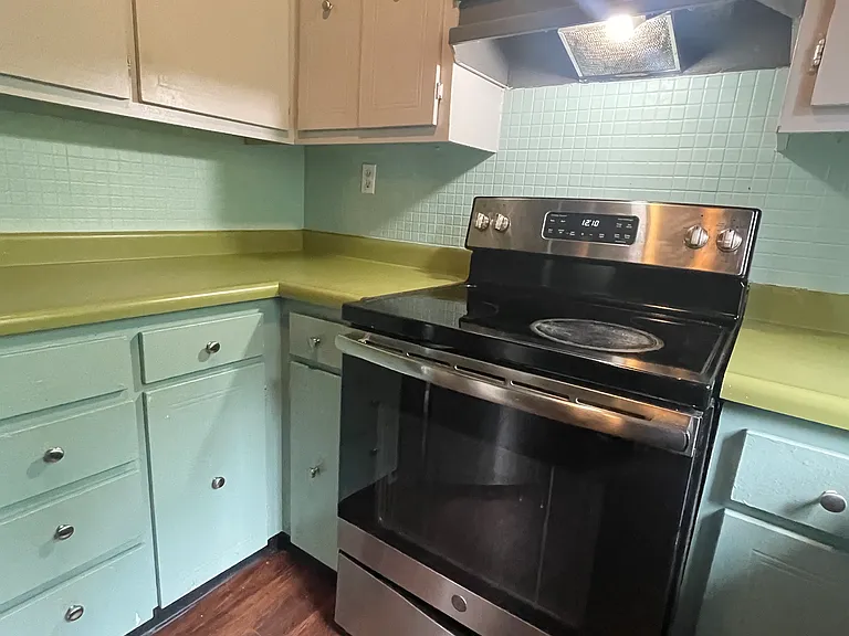 235 Alpine Dr — Photo 3
