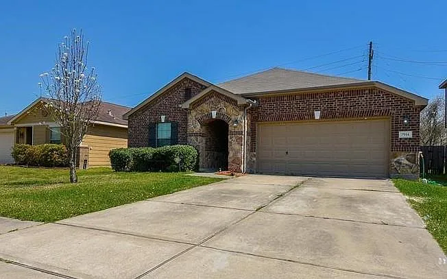 7914 Tilbury Woods Ln — Photo 2