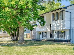 102 Overland Trl, Gillette, WY 82716