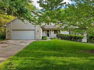 49 High Circle Dr NE, Iowa City, IA 52240