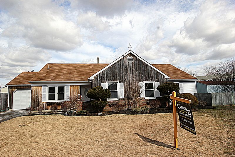 Sprawling 4 Bed 2 Bath