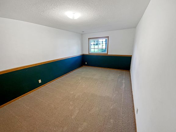 5th image of 1213 Parkwood Ct