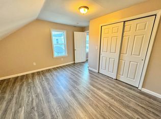 376 Division St APT 2, Fall River, MA 02721