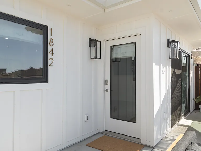 1842 S Pacific St #1842 — Photo 4