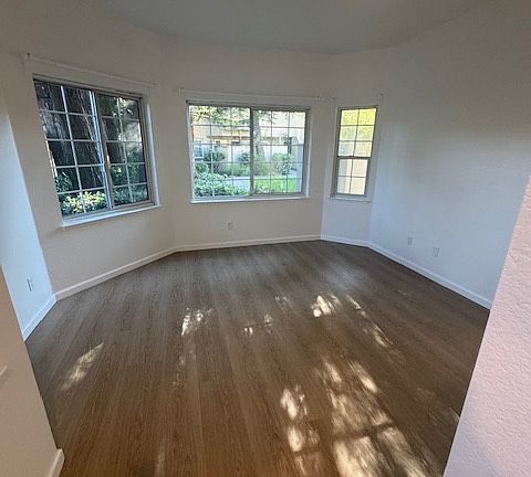 5th image of 744 Northrup St APT 541