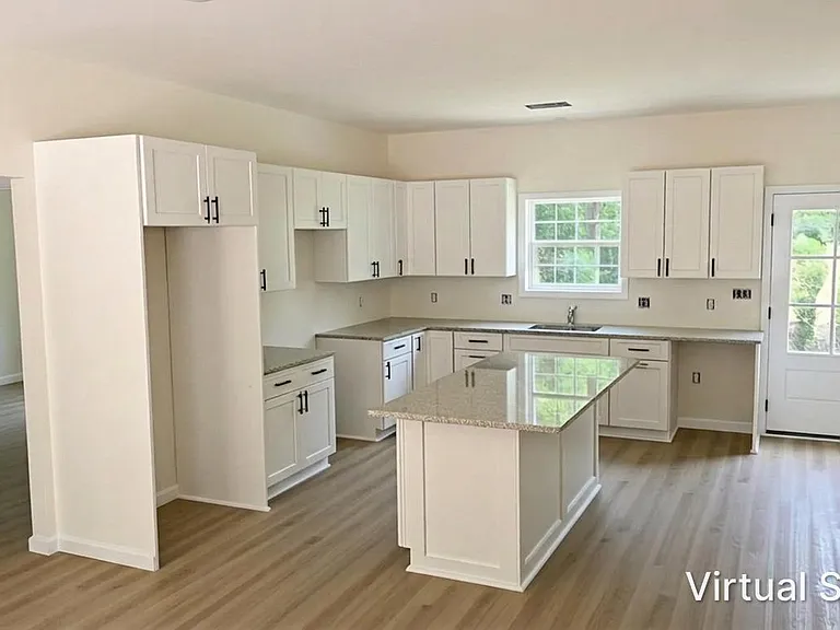 6901 Hunter Rd — Photo 4