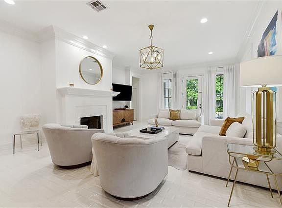 4th image of 326 Metairie Lawn Dr