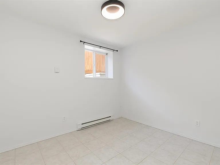 1378 Kenney St — Photo 36