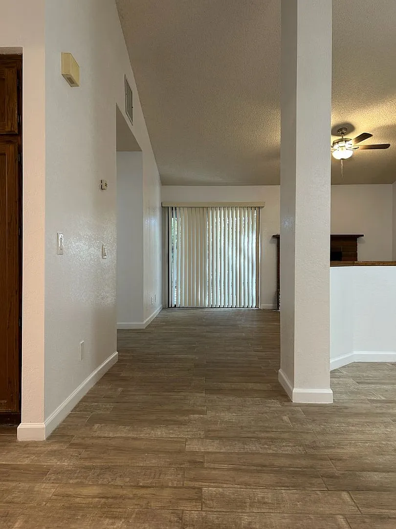3 bed, 2.0 bath, 1168 sqft, $1,500 — Photo 2