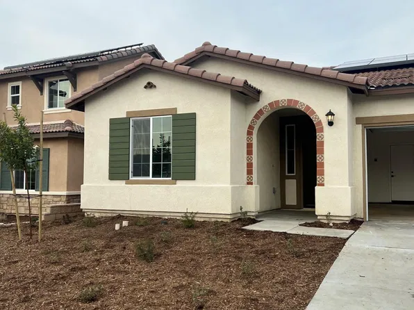 15552 Kings Peak Dr, Fontana, CA 92336