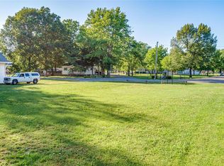 500 E Walnut St, Gillespie, IL 62033