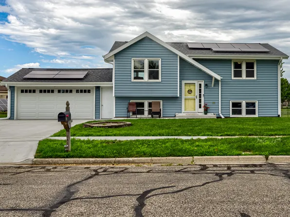 704 Crestwood Dr, Huxley, IA 50124