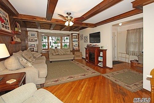 2nd image of 32 Geranium Ave
