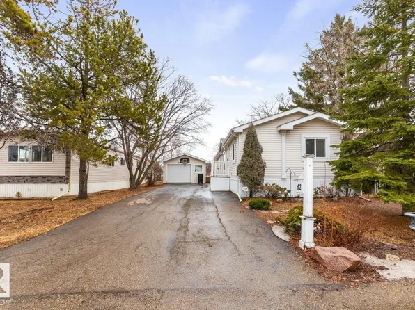 42 Rim Rd NW, Edmonton, AB T6P 1C2