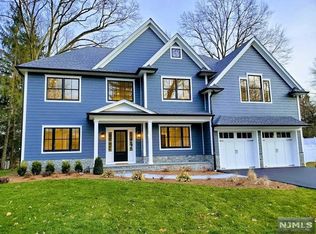 434 Caldwell Dr, Wyckoff, NJ 07481