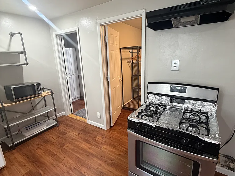 82 Kail St #1 — Photo 4