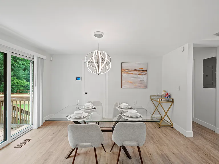 3031 Highland Dr SE — Photo 8