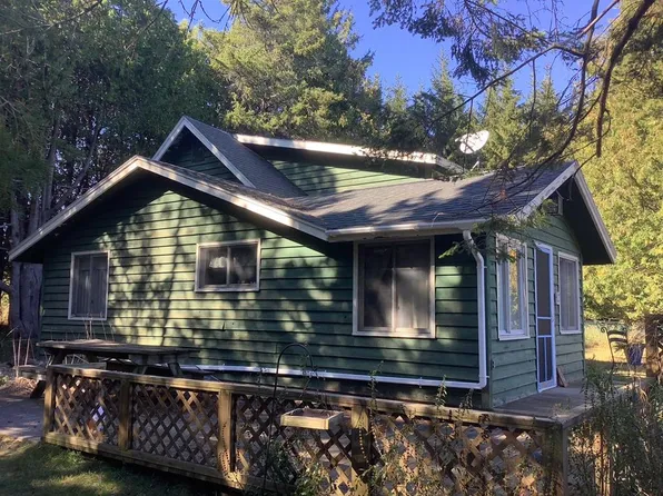1256 Michigan Rd, Washington Island, WI 54246