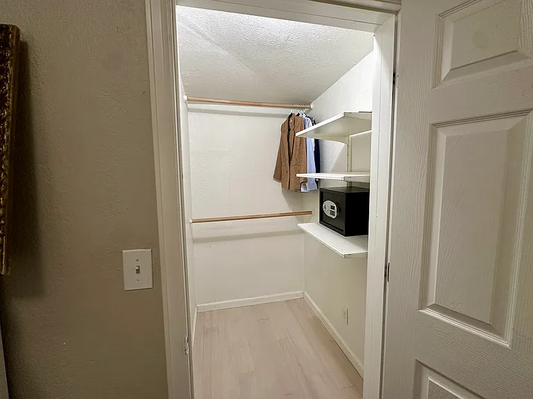 1062 Mariposa St — Photo 13
