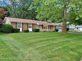 405 Kenway Dr, Lansing, MI 48917