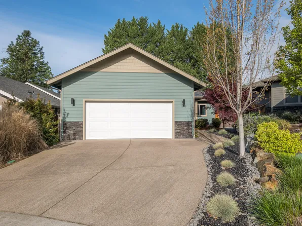 1178 NE Cottage Ln, Grants Pass, OR 97526