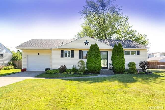 1st image of 142 Imperial Dr