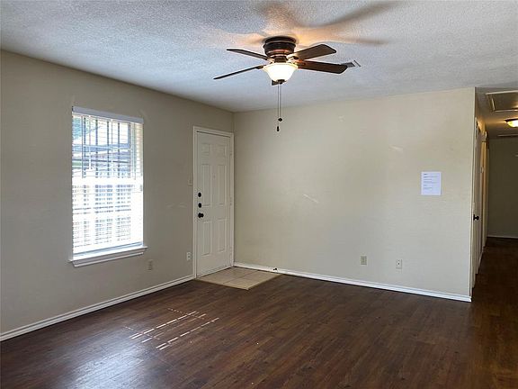 2nd image of 4007 Vineyard Dr