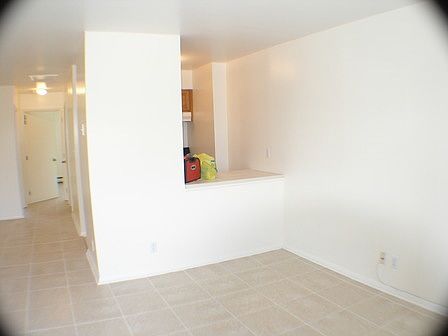 1st image of 621 Vandalia Ave #1