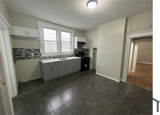 1st image of 878 S 16th St Floor 1