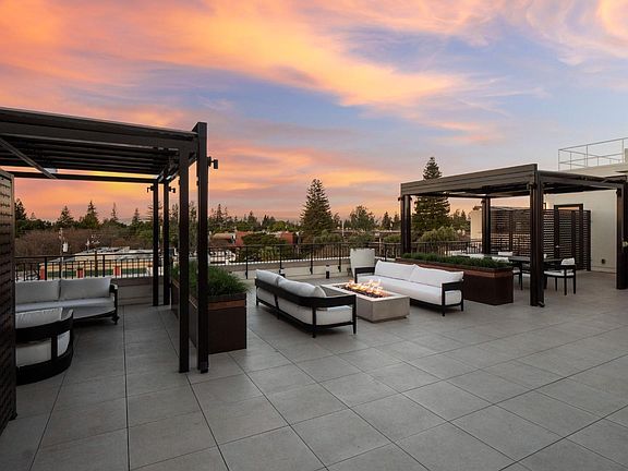 3rd image of 450 1st Penthouse 3
