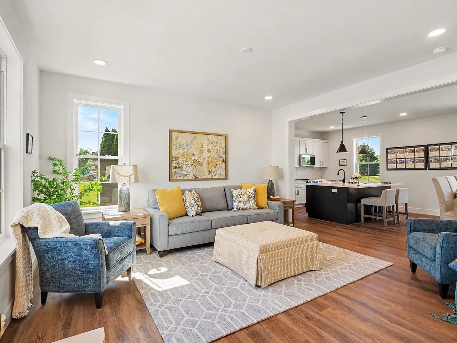 3 bed, 2.5 bath, 1940 sqft, $2,895 — Photo 4