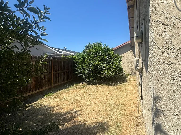 7557 Lemarsh Way — Photo 15