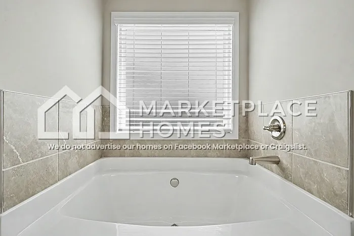 225 Wl Miller Dr — Photo 16
