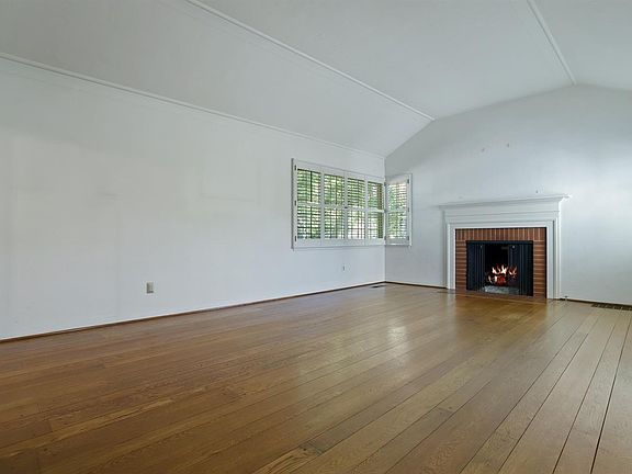 2nd image of 630 W Monterey Ave