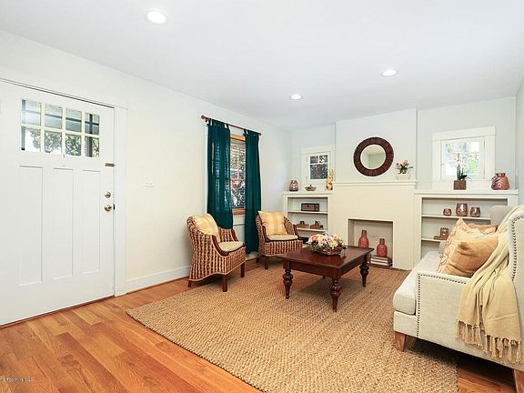 4th image of 1318 N Sierra Bonita Ave